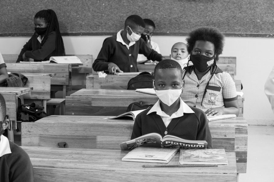 Schulbank, Schüler, Südafrika, Unterricht, Corona, Armut